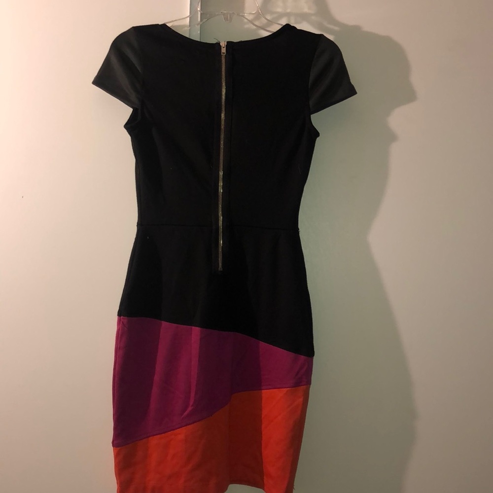 Dress - Picture 4 of 7